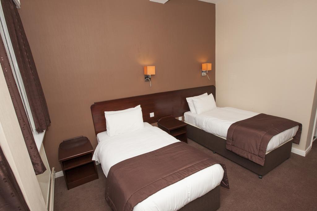 Hotel Dolphin Sa1 3*