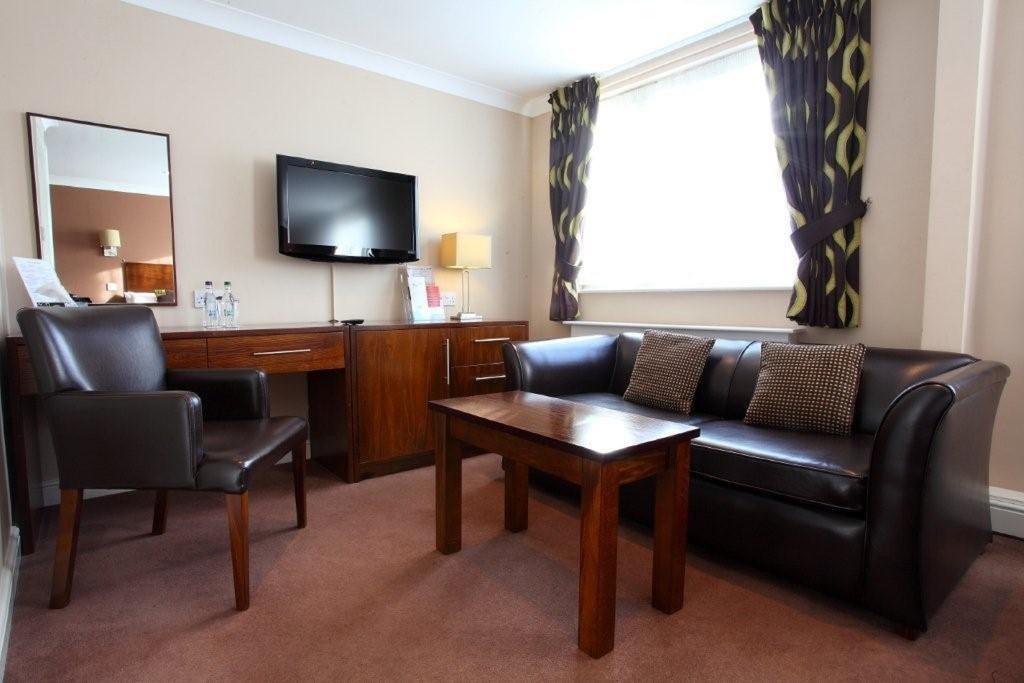 Hotel Dolphin Sa1 3*